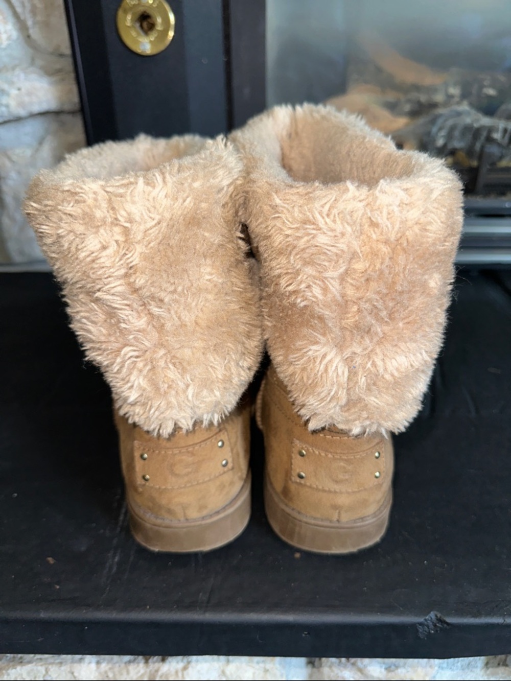 GBG/Guess Aussie Boots - Picture 3 of 4